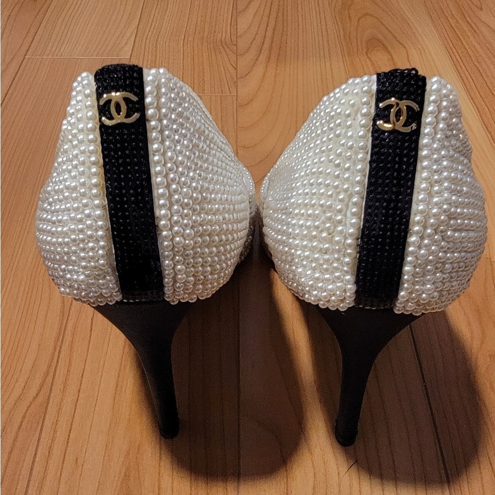 Pearl CHANEL Pumps